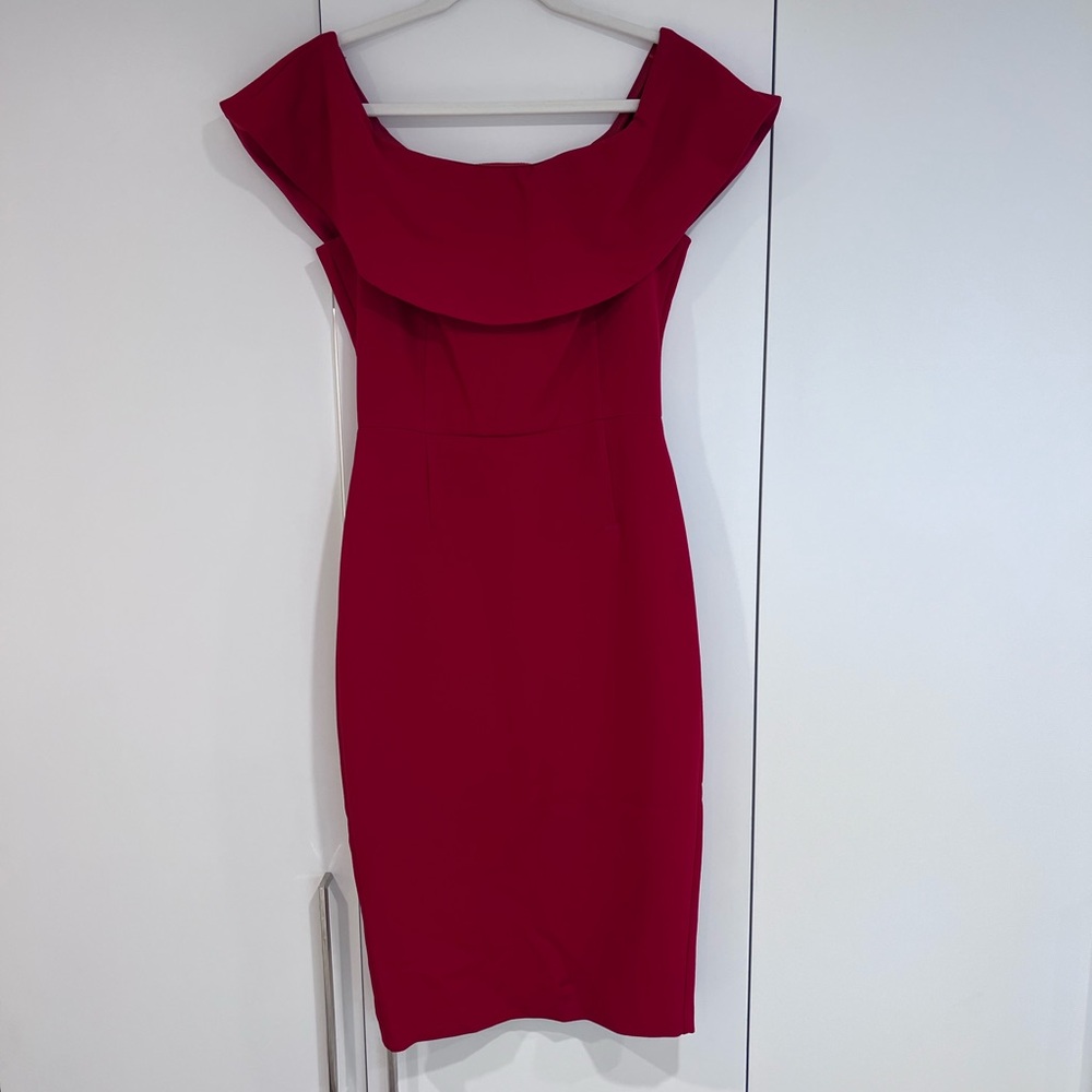 Zara: Elegant Red Off-Shoulder Dress (Size S)